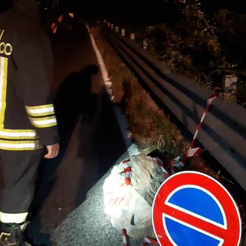 Ravello, caduta massi sulla SP1. Vigili del Fuoco chiedono verifica geostatica