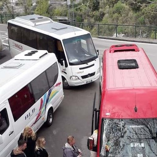 Ravello, controlli dei Vigili Urbani agli autobus turistici. Elevate prime sanzioni