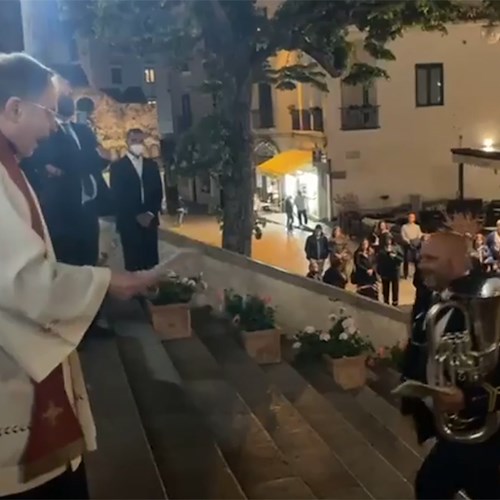 Ravello: duro sfogo del parroco al rientro dalla processione di San Pantaleone /VIDEO