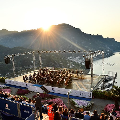 Ravello Festival, 11 agosto torna il Concerto all'Alba: a dirigere l'Orchestra Verdi il giovanissimo Riccardo Bisatti