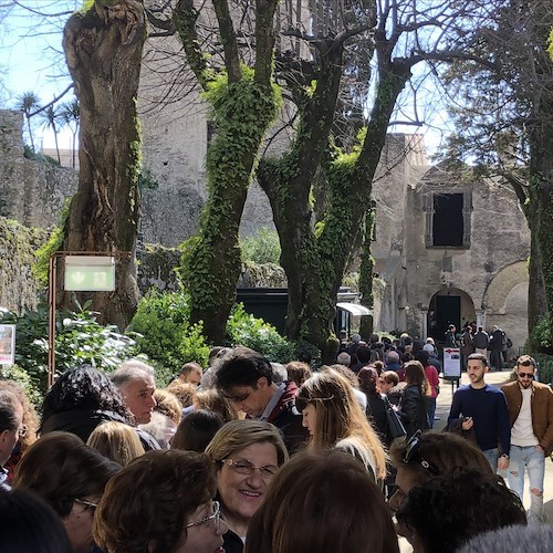 Ravello, file per visite gratuite a Villa Rufolo. Minoranza denuncia disservizi da parte del Comune [VIDEO]