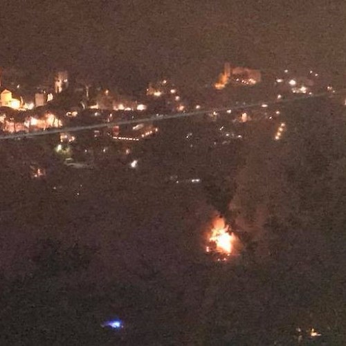 Ravello: fuochi pirotecnici di San Pantaleone provocano incendio, fiamme domate in tempo [FOTO]