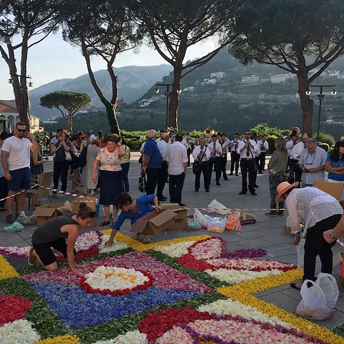 Ravello, il Corpus Domini con tappeti di fiori
