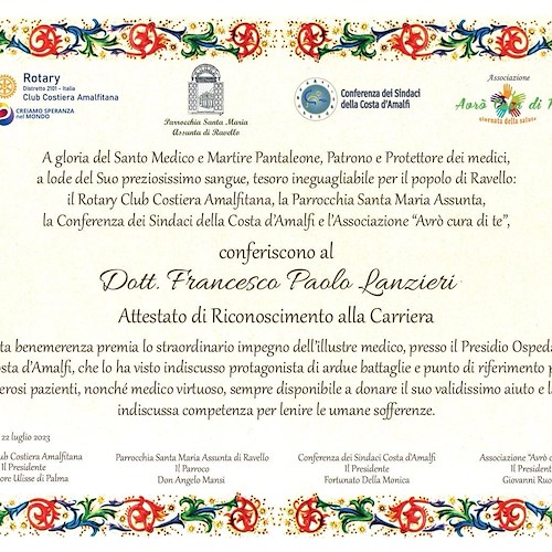 Ravello, il dottor Lanzieri va in pensione: la Costa d’Amalfi lo ringrazia con un Attestato di Riconoscimento alla Carriera