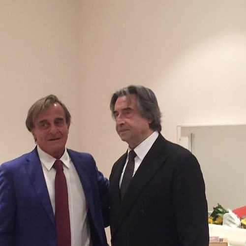 Ravello, insegnare musica per formare cittadini migliori: a Riccardo Muti illustrato progetto Villa Episcopio