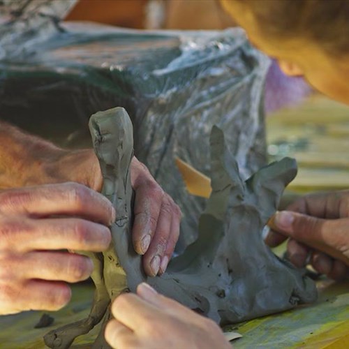 Ravello, l’arte attraverso le mani: a Natale ritornano i laboratori didattici agli scavi della Trinità