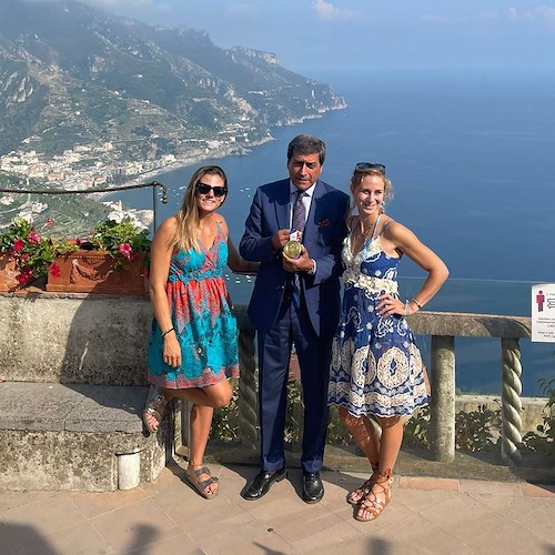 Ravello, le medaglie d'oro Federica Cesarini e Valentina Rodini in visita a Villa Rufolo