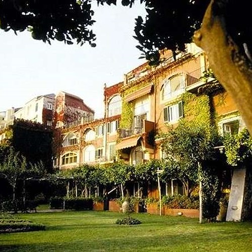 Ravello, Palazzo Confalone (sede dell’hotel Palumbo) ha un nuovo proprietario: "svenduto" per 5,75 milioni 