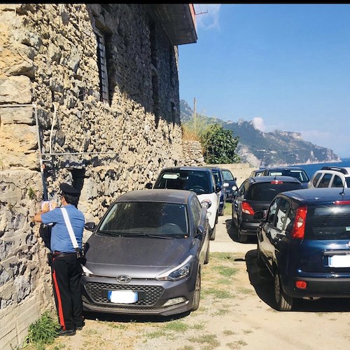 Ravello, parcheggio abusivo in area sequestrata: arrestato 70enne