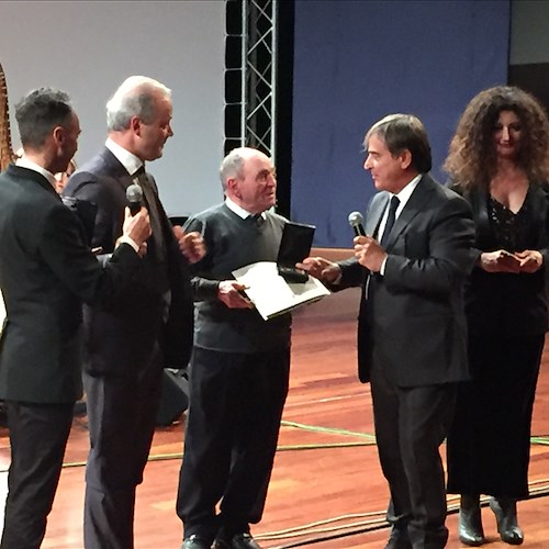 Ravello premia la 'Fedeltà al lavoro', i Tarì d'oro a quattro personaggi vanto per la Città [FOTO]