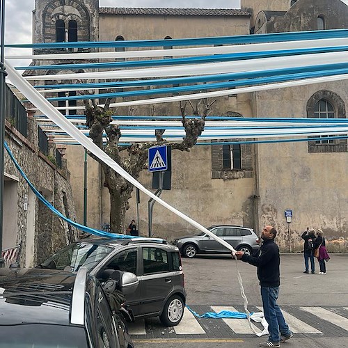 Ravello, sale la febbre azzurra nella Città della Musica. Villa Eva si illumina dei colori del Napoli /Foto Gallery