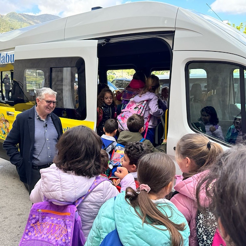 Ravello. Trasporto scolastico e locale, arrivano 4 nuovi bus elettrici