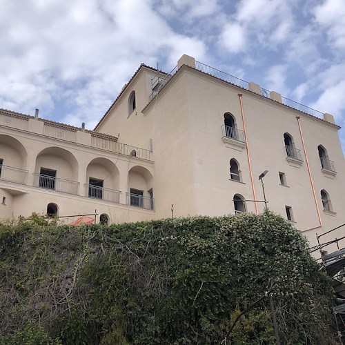 Ravello, via i ponteggi a Villa Episcopio: conclusi restauri esterni [FOTO]