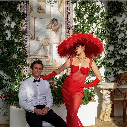 Ravello, Yvette King festeggia i suoi primi 40 anni a Villa Eva: l'articolo su Vogue Singapore