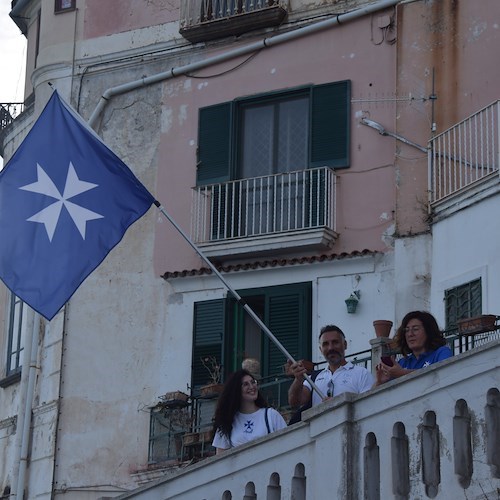 Regata, Genova si aggiudica la vittoria del mini-palio remiero con equipaggi misti. Amalfi terza /VIDEO