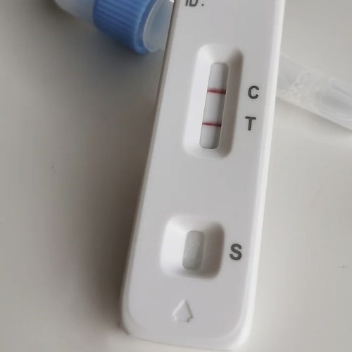 Registrava false positività al covid in cambio di denaro, arrestato farmacista