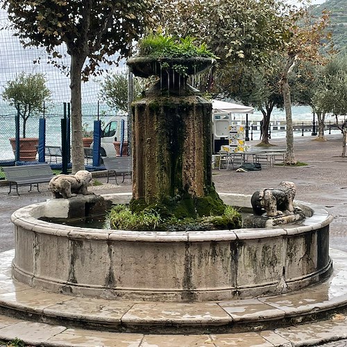 Restauro e spostamento fontana moresca, “Minori X Tutti”: «Inutile senza riqualificazione Piazza»