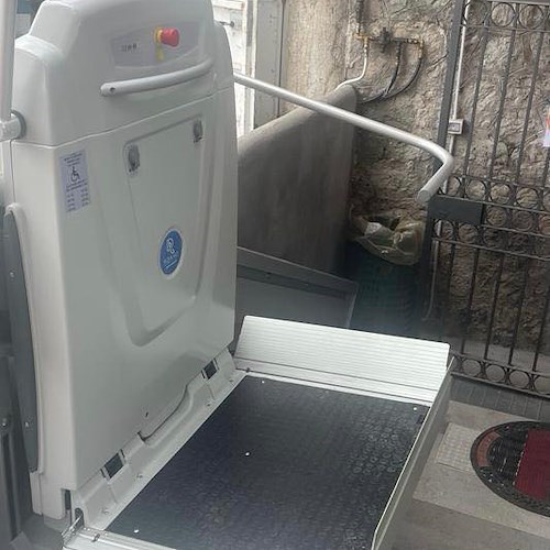 Restyling bagni pubblici in zona Spiaggia Grande a Positano, adesso sono accessibili a persone in carrozzina