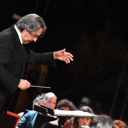 Riccardo Muti dal podio di Ravello: «Siate fieri della musica di scuola napoletana»