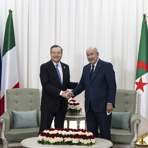 Ridurre dipendenza dal gas russo, l'Italia firma accordi con l'Algeria 