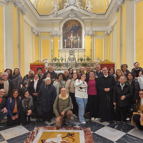 Riflessione spirituale a Vietri Sul Mare: meditazione sui miracoli nel Vangelo di Marco /foto