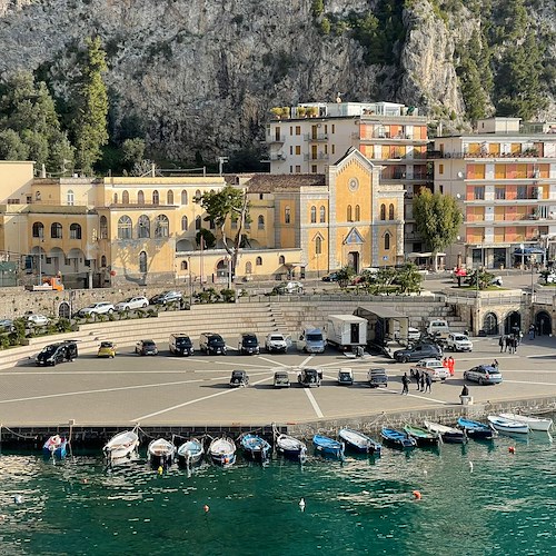 "Ripley's Game" torna in Costiera Amalfitana, la troupe di base a Maiori: traffico sulla SS163 per i ciak
