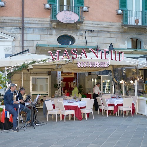 Ristorante "Masaniello 2.0" di Maiori seleziona 2 runner 