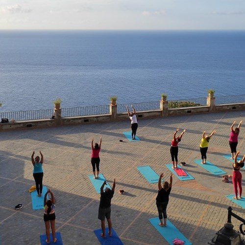 Ritorna Namasté Praiano, il primo festival diffuso di yoga e meditazione