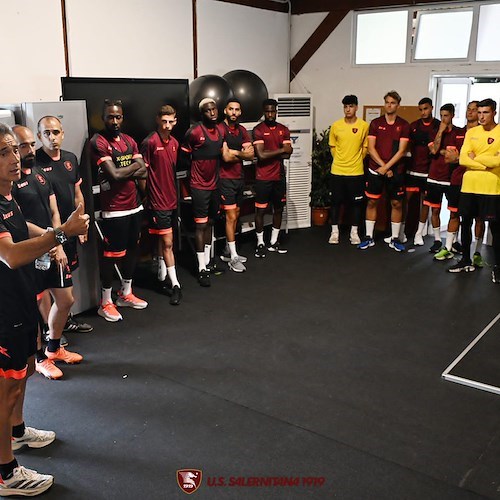 Salernitana, primo allenamento tra la felicità dei tifosi. Sul fronte del mercato vicini Miretti e Gabbia