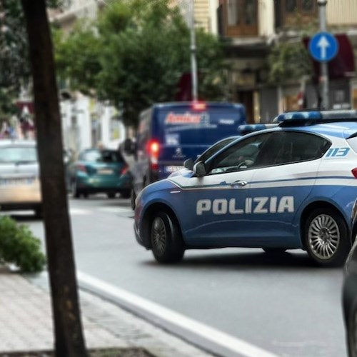 Salerno, aggredisce i poliziotti in servizio: arrestato 37enne