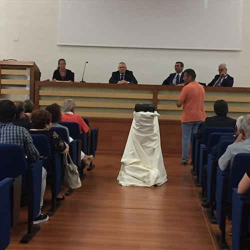 Salerno, al Ruggi cerimonia di congedo per 42 dipendenti in pensione. Due del Costa d'Amalfi
