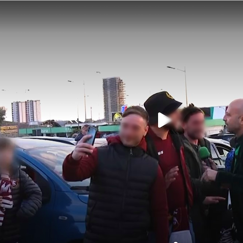 Salerno, auto dei tifosi granata in sosta nel parcheggio dell'ospedale: il caso finisce su Striscia la Notizia