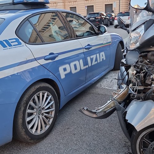 Salerno, brutto incidente in via Roma: uomo in ospedale /foto