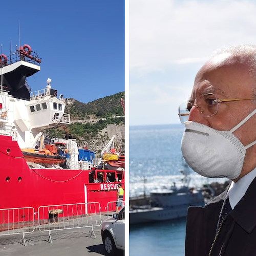 Salerno, casi Covid sulla nave "Ocean Viking". De Luca: «Migranti a bordo subito in quarantena» 