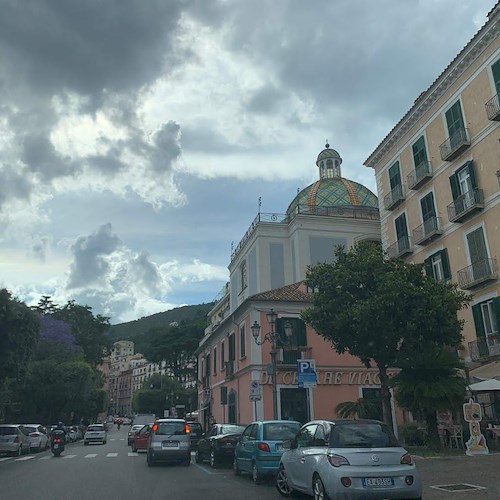 Salerno, in Piazza della Concordia arrestato 26enne per furto ed espulsi due extracomunitari irregolari
