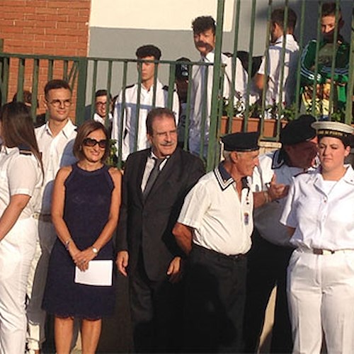 Salerno, l'Istituto Nautico inaugura il nuovo anno scolastico con 'gli onori' dell'alzabandiera /FOTO