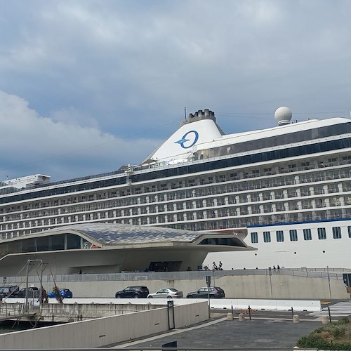 Salerno, la nave Riviera inaugura la nuova stagione crocieristica 