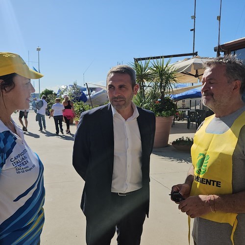 Salerno naviga verso un futuro più pulito: l'Iniziativa 'Puliamo il Mare' mobilita la comunità