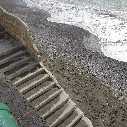 Salerno: nuovi accessi spiaggia già danneggiati: l'interrogazione del consigliere di minoranza