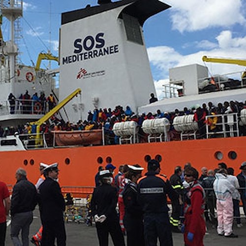 Salerno: sbarcati altri mille migranti, al via il piano di accoglienza