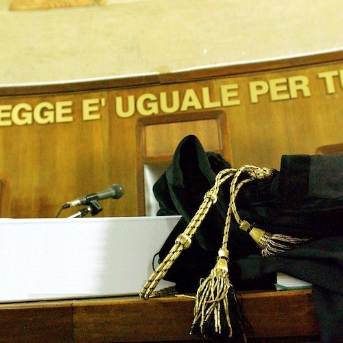 Salerno, sentenze pilotate in cambio di denaro e regali: chiesti 7 anni per giudice Tributaria