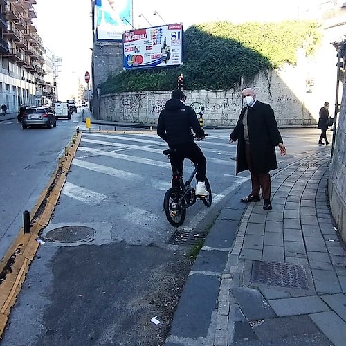 Salerno, sottopassaggio Torrione-Via Mobilio: proposta corsia preferenziale per le ‘due ruote’