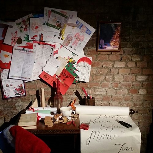 Salerno, Villaggio di Babbo Natale: le letterine dei bambini diventano un libro