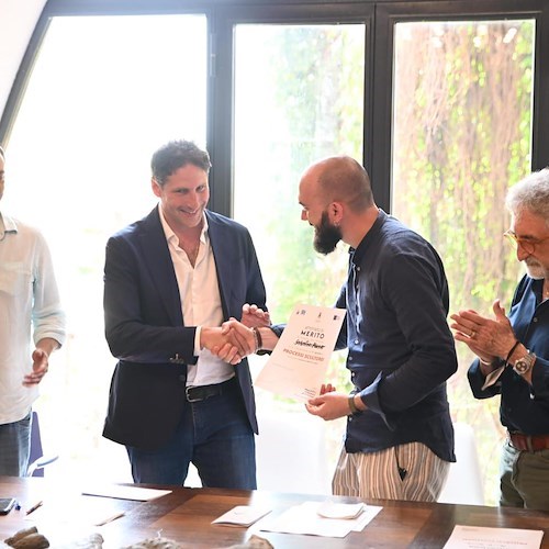 Salvatore Russo è il vincitore del Simposio “Processi Scultorei a Positano”: la sua opera acquisita al patrimonio comunale