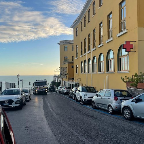 Sanità, Vietri (FdI): “Ospedale Costa d'Amalfi senza cardiologo, grave silenzio di De Luca e Coscioni”