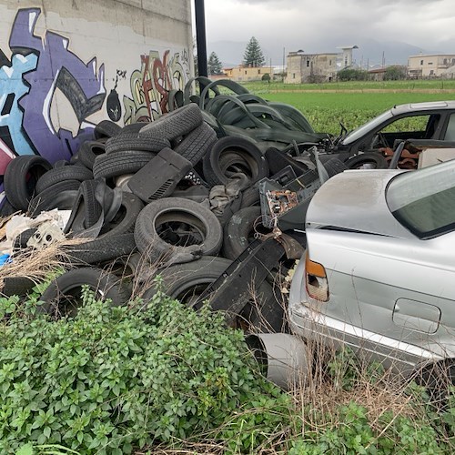 Scafati: sequestrate due discariche abusive a cielo aperto, denunciato un responsabile