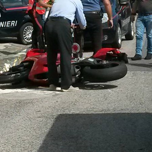 Scontro fatale sulla strada a Conca dei Marini, muore un centauro /FOTO