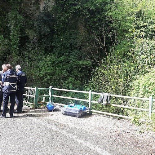 Rifiuti nel Vallone Bonea<br />&copy; Comitato Civico Dragonea