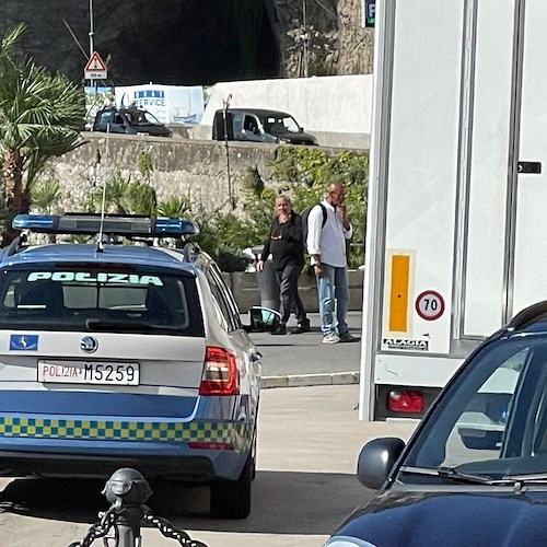 Scortati dalla Polizia arrivano i tir per la produzione cinematografica di "The Equalizer": a Maiori la base logistica