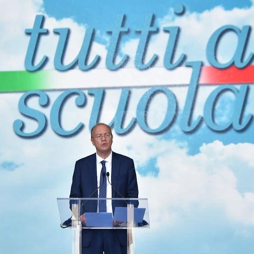Scuola, torna il voto in condotta alle medie: ecco come cambia la valutazione comportamentale degli studenti<br />&copy; Giuseppe Valditara